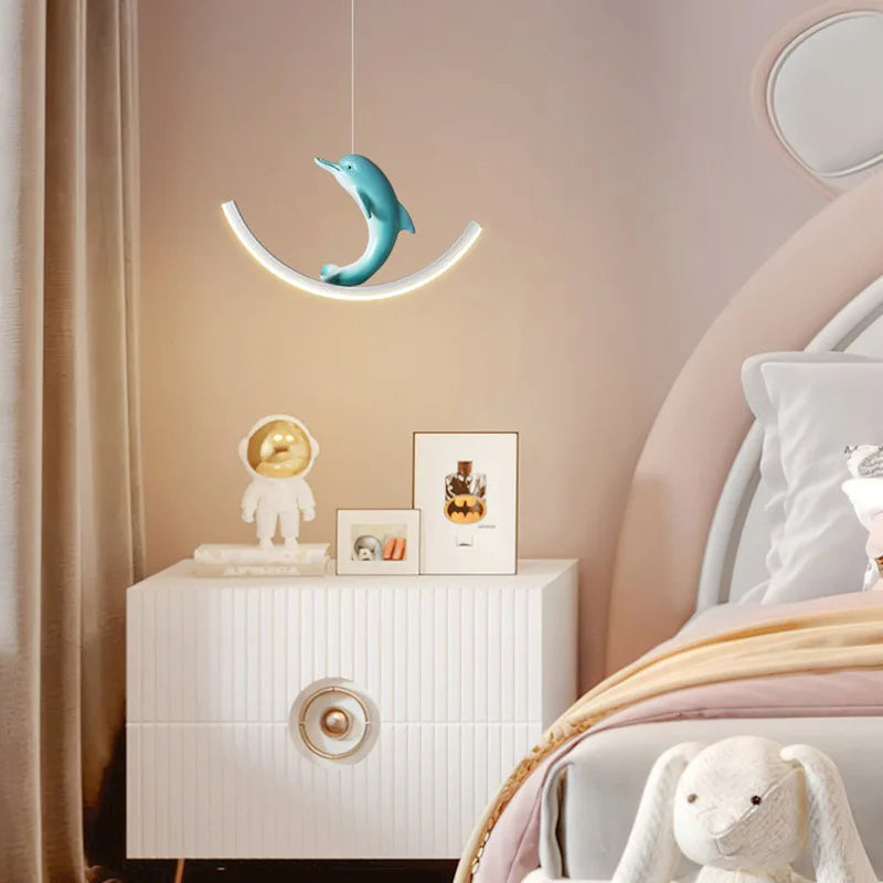 quarto infantil com luz pendente led golfinho urso