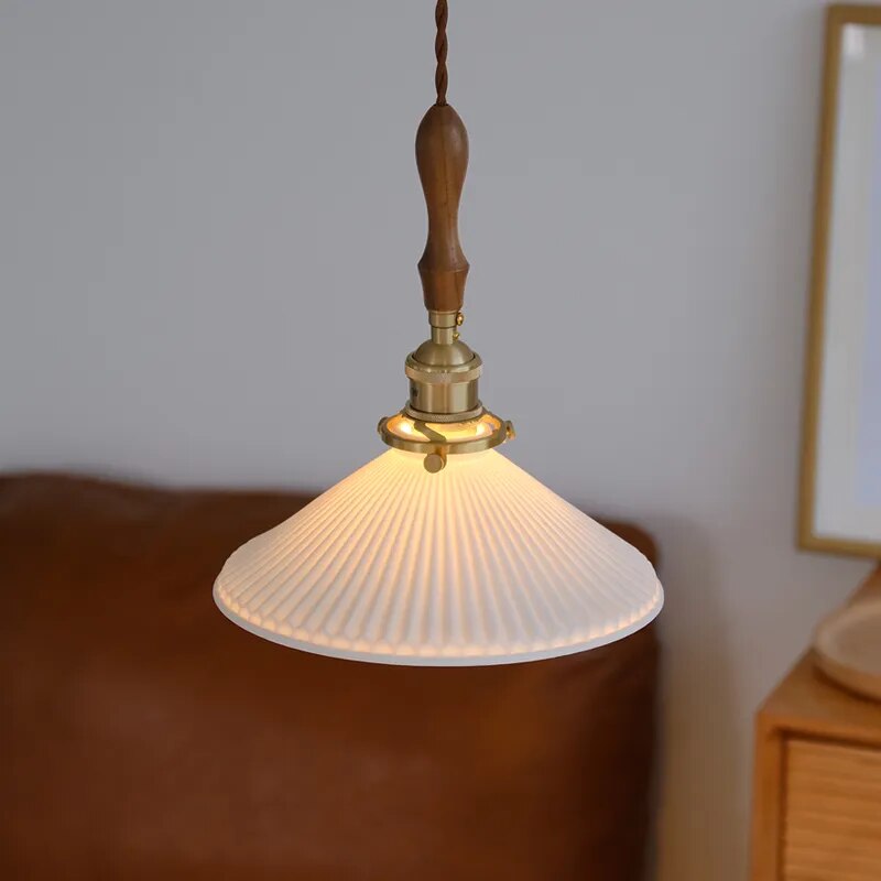 Luminária pendente de cerâmica e cobre com design vintage nórdico