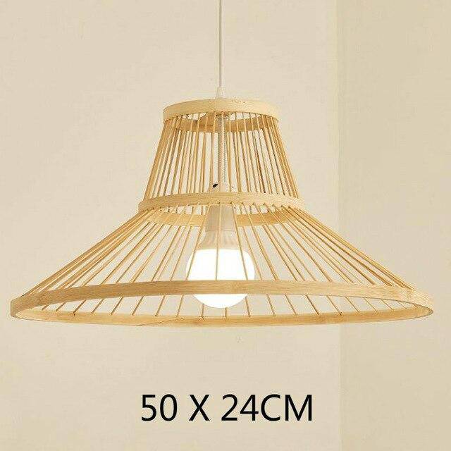 Luminária pendente geométrica em gaiola de bambu