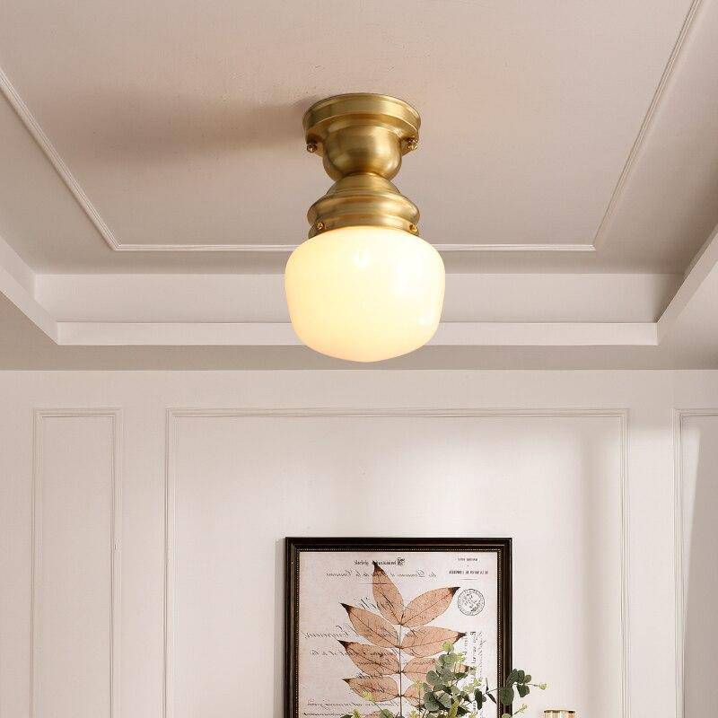 Plafon vintage com suporte dourado