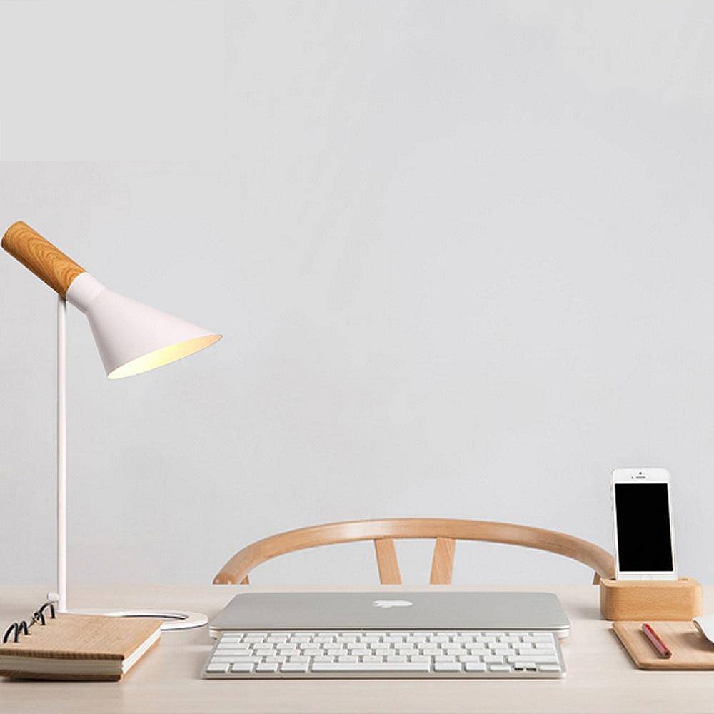 Candeeiro de mesa ou de cabeceira LED de design em madeira e metal Ascelina