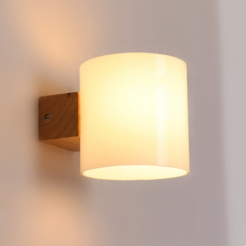 Arandela LED para ambiente de madeira e vidro