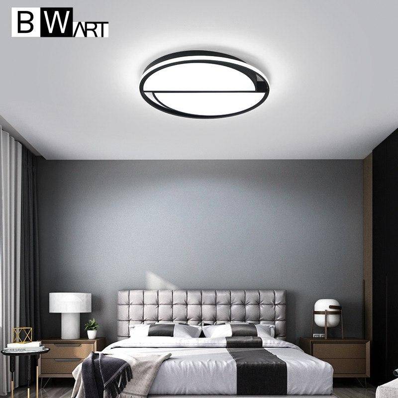 Plafon redondo preto e branco com design circular LED Bwart